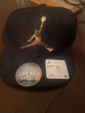 Jordan Child Pro Cap in Black with Gold Jumpman